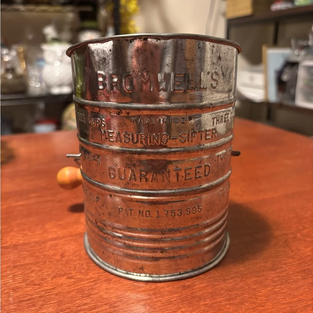 Vintage Jacob Bromwell 3-cup Flour Sifter